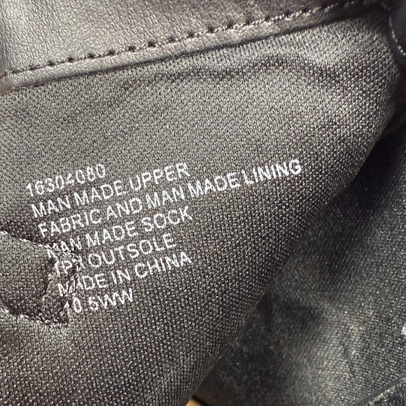 Torrid Chain Heel Bootie - Faux Leather Black S-497 Sz 10.5 WW - Picture 7 of 9